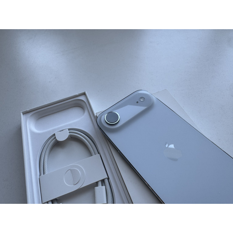iPhone Air 256 Гб Небесно-голубой Б/У