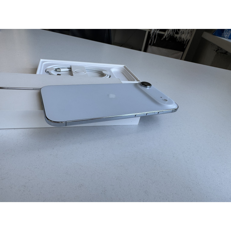 iPhone Air 256 Гб Небесно-голубой Б/У