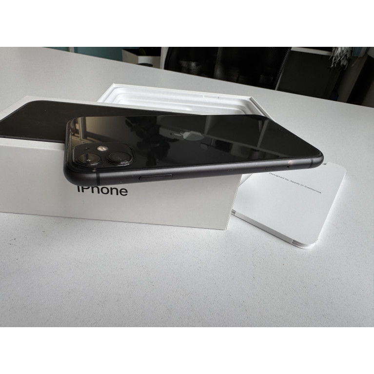 iPhone 11 128 Гб Черный Б/У