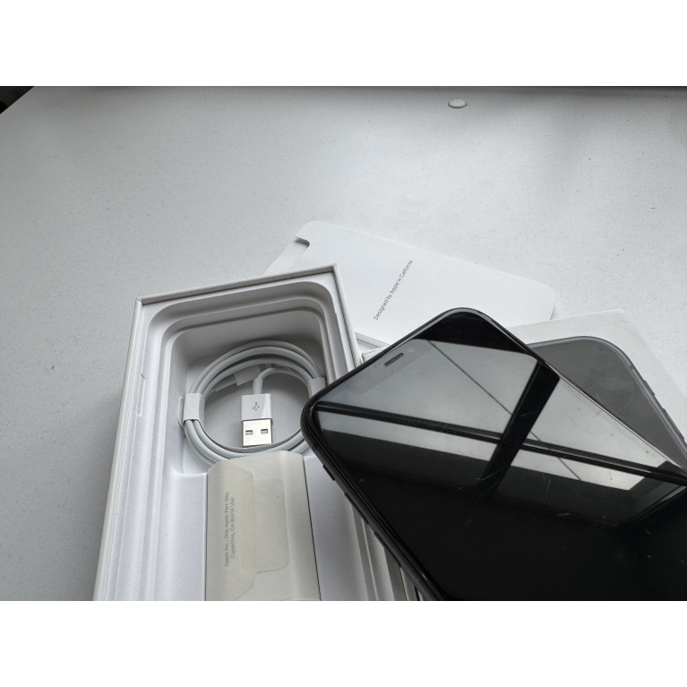 iPhone 11 128 Гб Черный Б/У