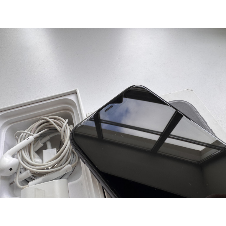 iPhone 11 128 Гб Черный Б/У