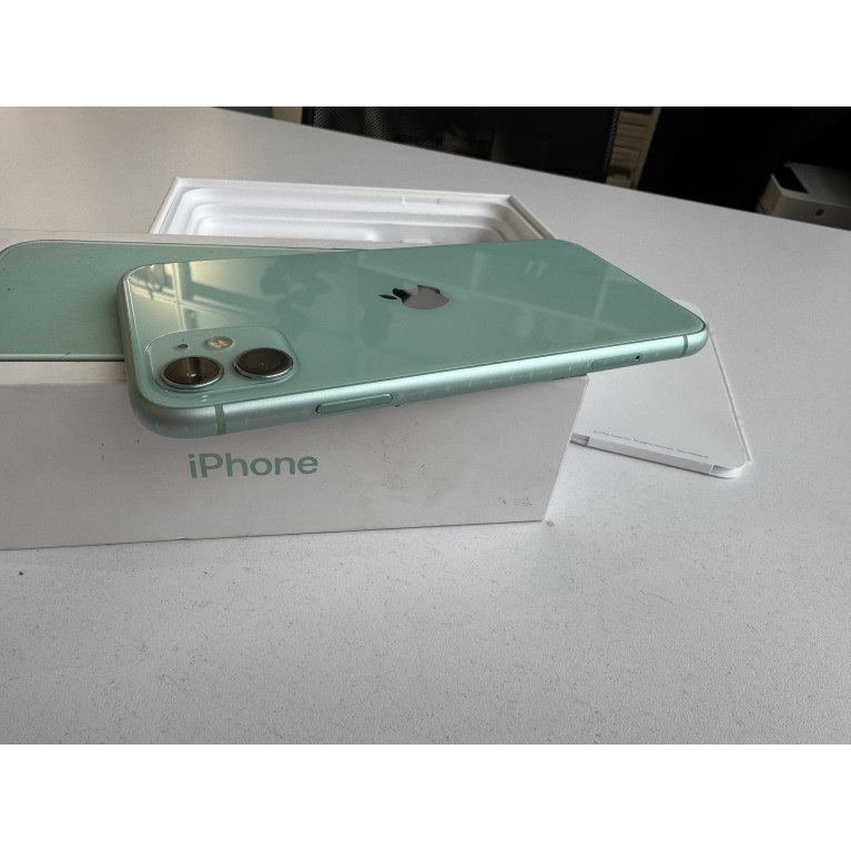 iPhone 11 128 Гб Зеленый Б/У
