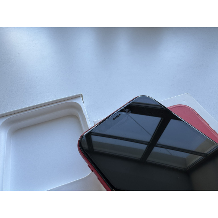 iPhone 11 128 Гб Красный Б/У