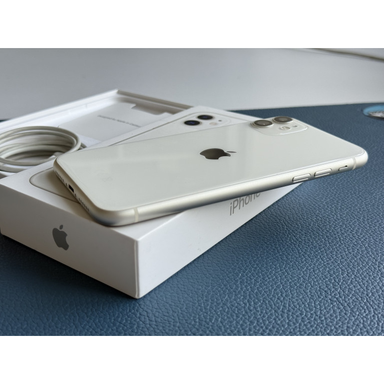 iPhone 11 128 Гб Белый Б/У
