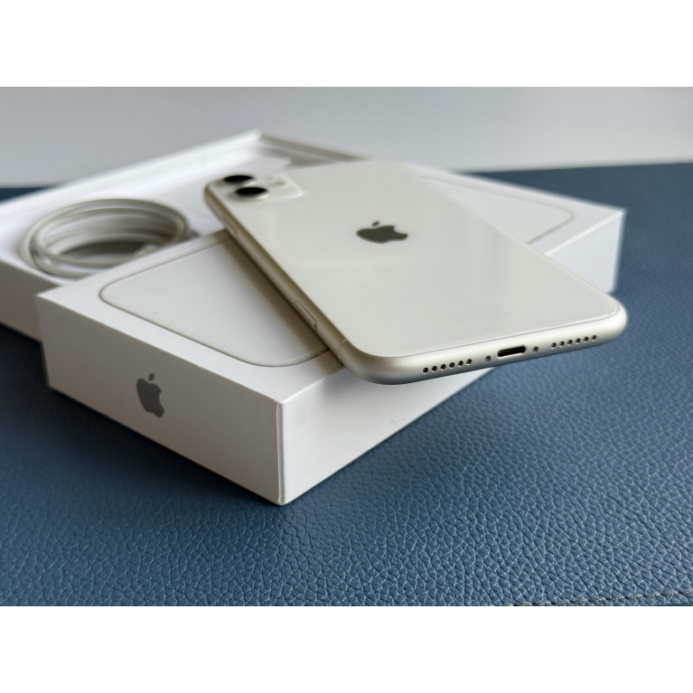 iPhone 11 128 Гб Белый Б/У
