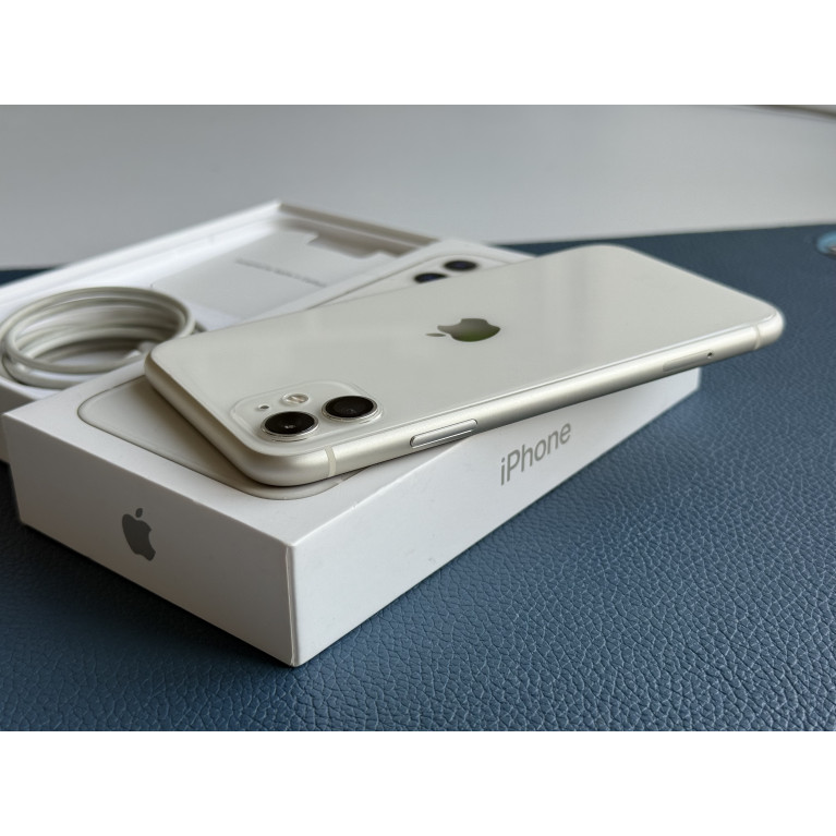iPhone 11 128 Гб Белый Б/У