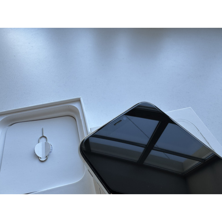 iPhone 11 128 Гб Белый Б/У