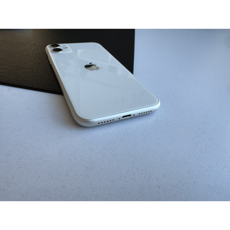 iPhone 11 128 Гб Белый Б/У
