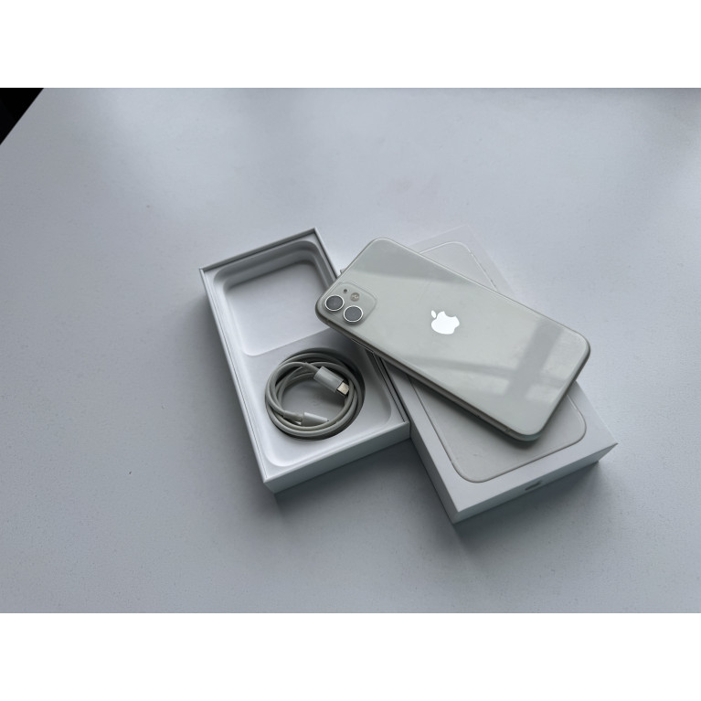 iPhone 11 128 Гб Белый Б/У