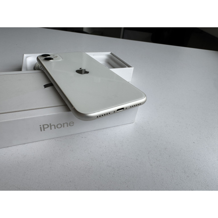 iPhone 11 128 Гб Белый Б/У
