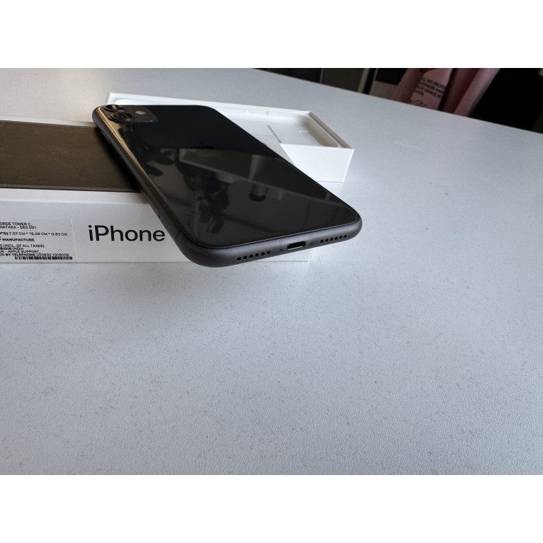iPhone 11 64 Гб Черный Б/У