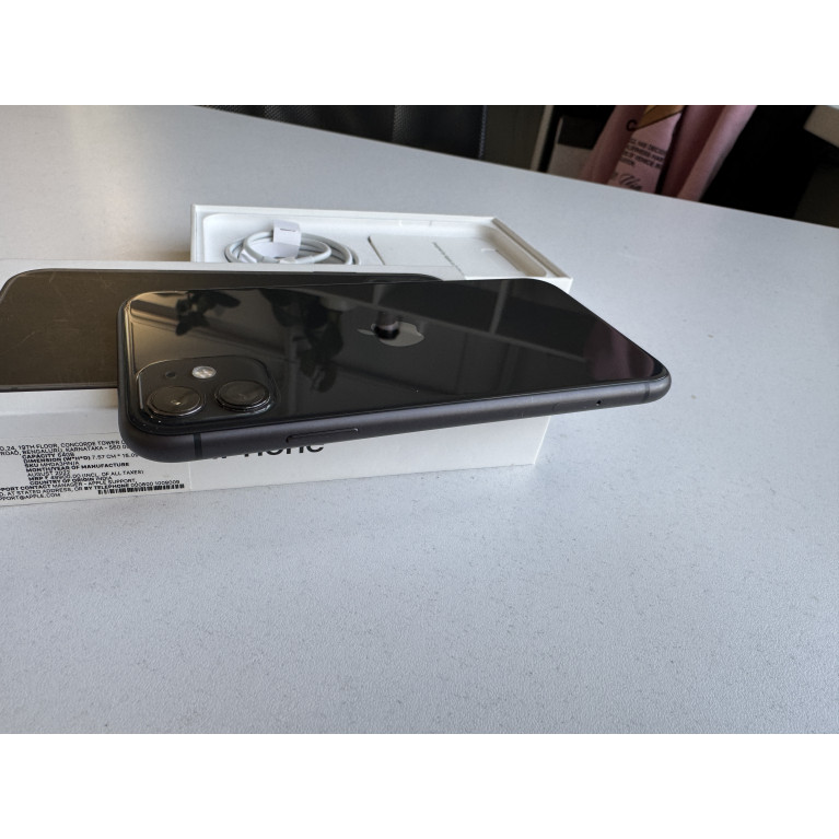 iPhone 11 64 Гб Черный Б/У