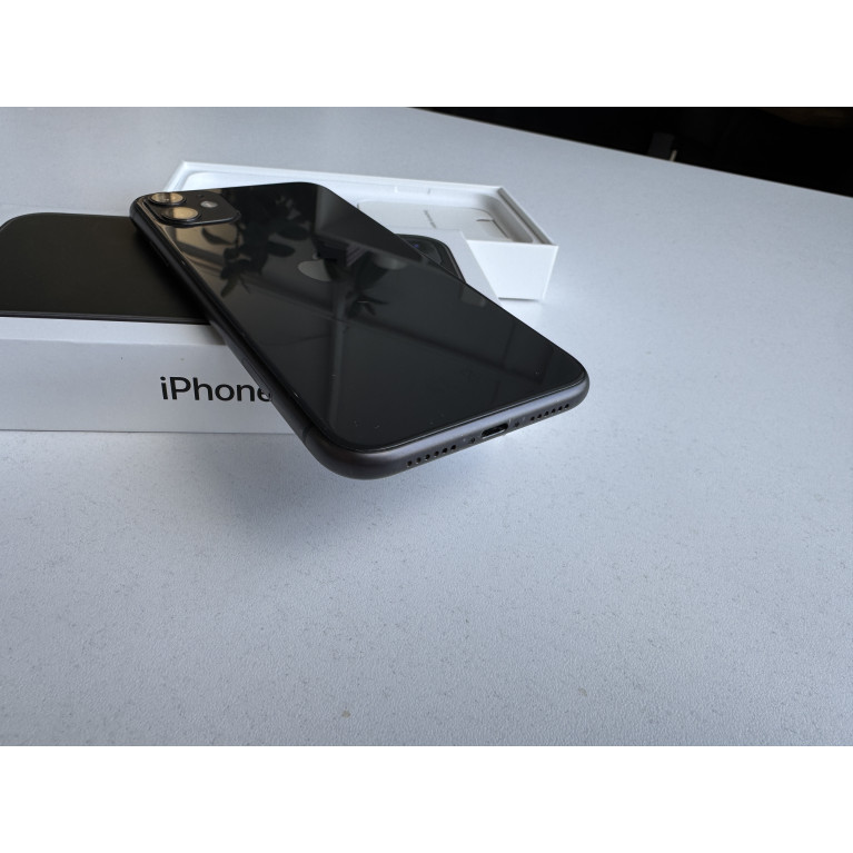 iPhone 11 64 Гб Черный Б/У