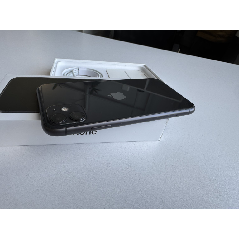 iPhone 11 64 Гб Черный Б/У
