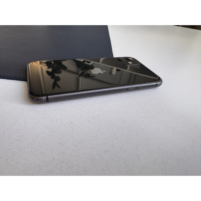 iPhone 11 64 Гб Черный Б/У