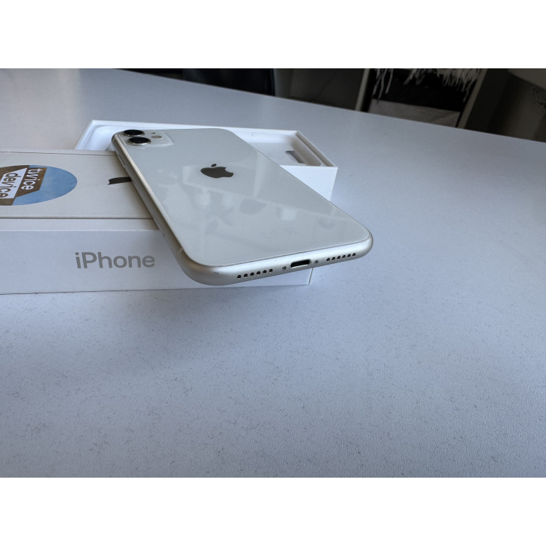 iPhone 11 64 Гб Белый Б/У