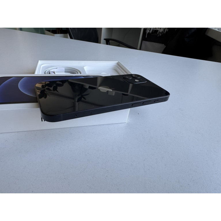 iPhone 12 128 Гб Черный Б/У