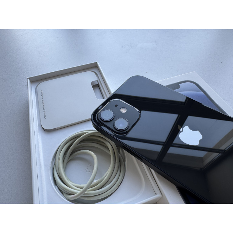 iPhone 12 64 Гб Черный Б/У