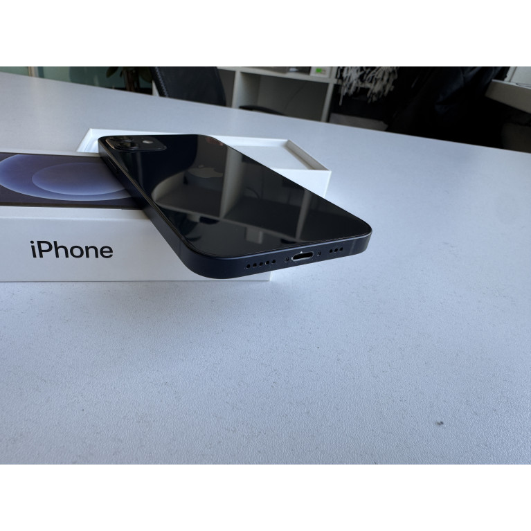 iPhone 12 64 Гб Черный Б/У