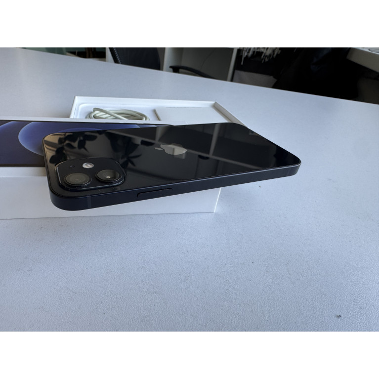 iPhone 12 64 Гб Черный Б/У