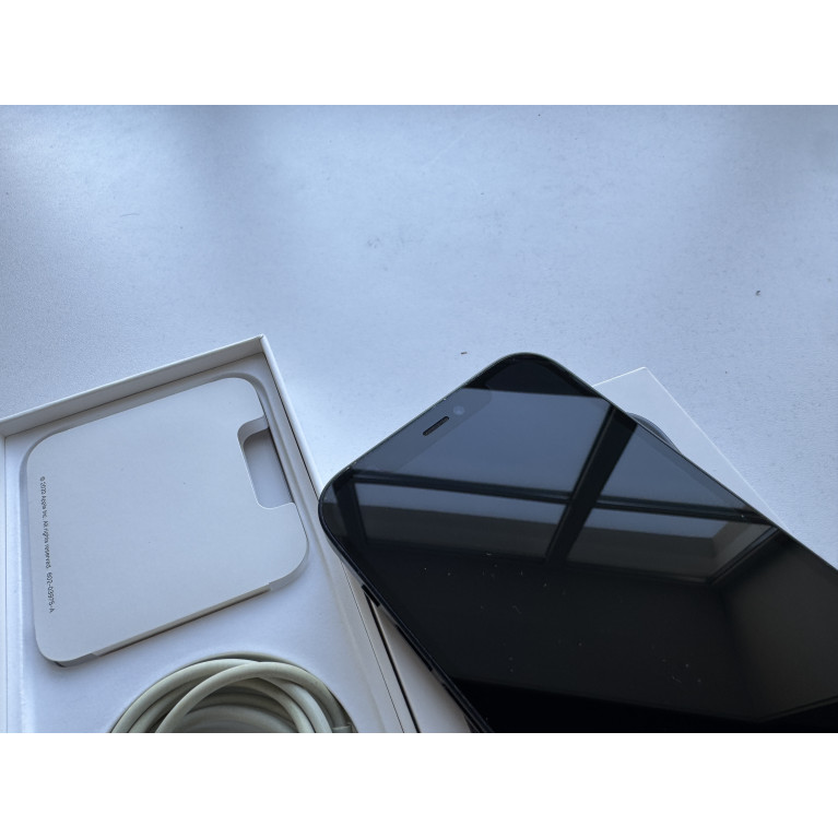iPhone 12 64 Гб Черный Б/У