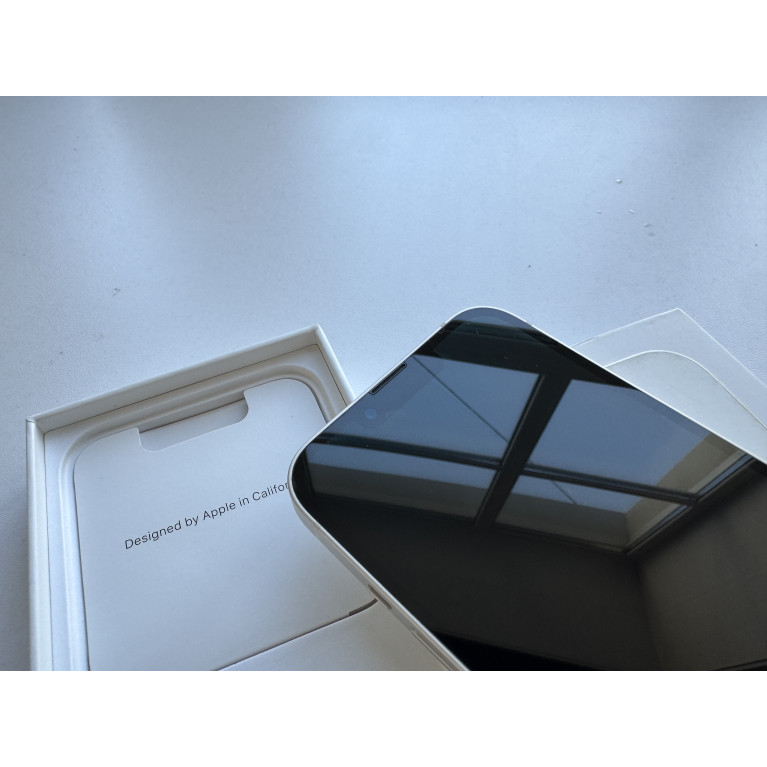 iPhone 13 128 Гб Сияющая звезда Б/У