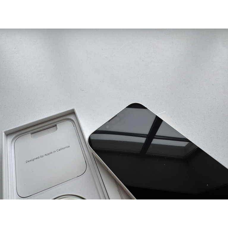 iPhone 13 128 Гб Сияющая звезда Б/У