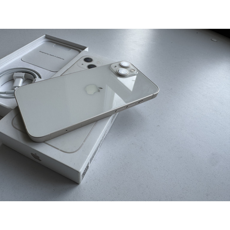 iPhone 13 256 Гб Сияющая звезда Б/У
