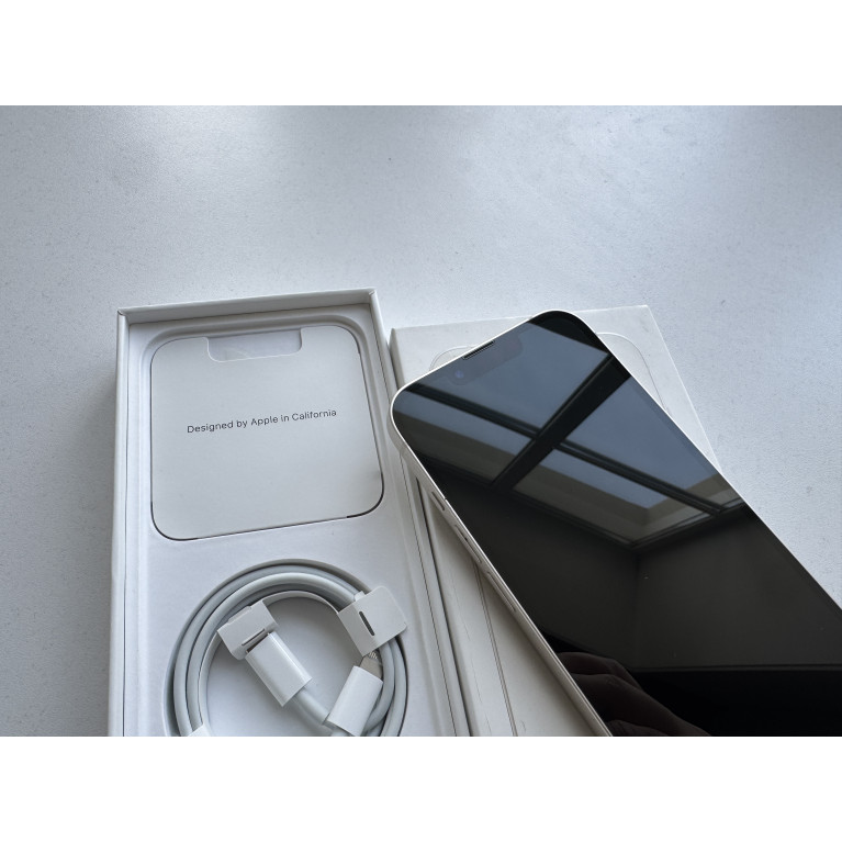 iPhone 13 256 Гб Сияющая звезда Б/У