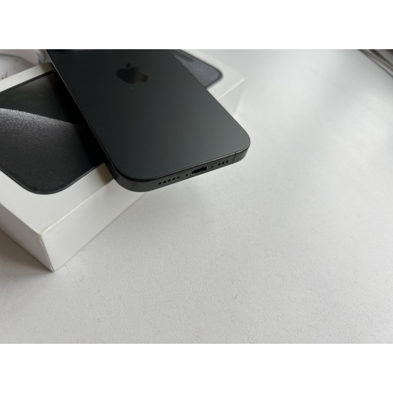 iPhone 15 Pro 128 Гб Черный титан Б/У