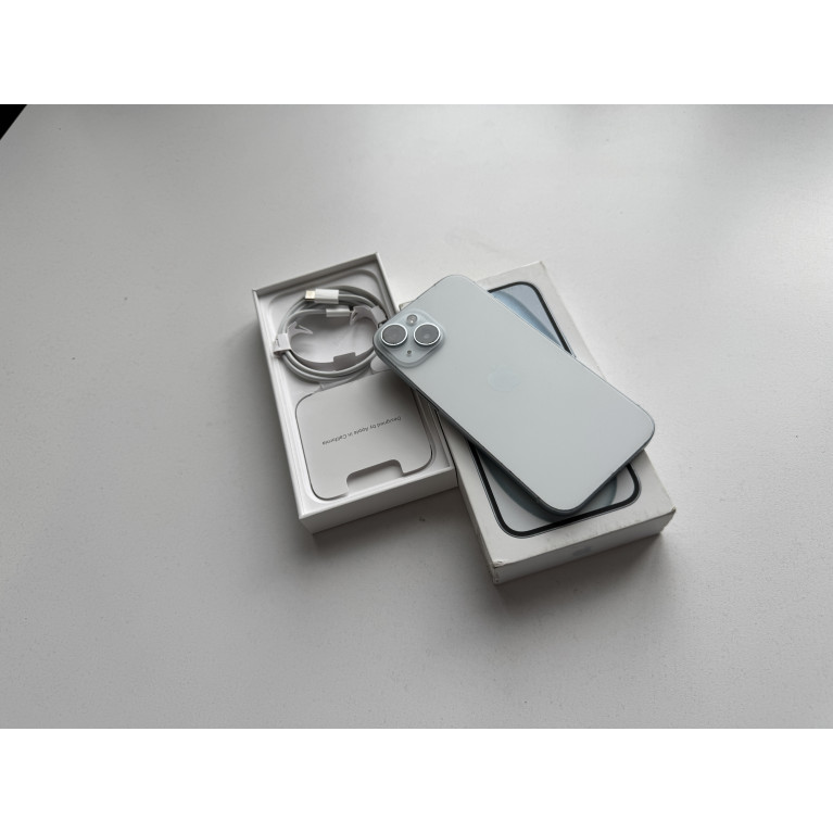 iPhone 15 128 Гб Голубой Б/У