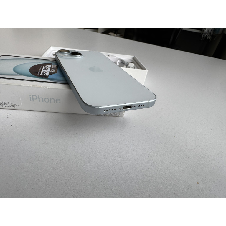 iPhone 15 128 Гб Голубой Б/У