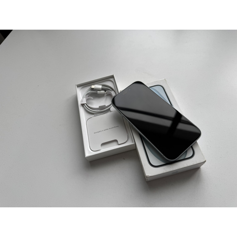 iPhone 15 128 Гб Голубой Б/У