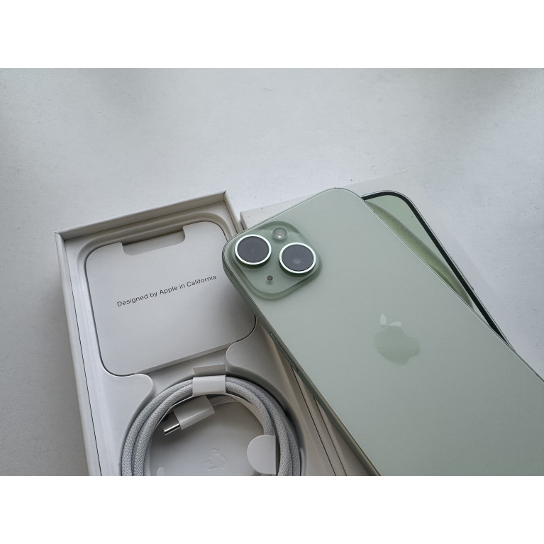 iPhone 15 128 Гб Зеленый Б/У