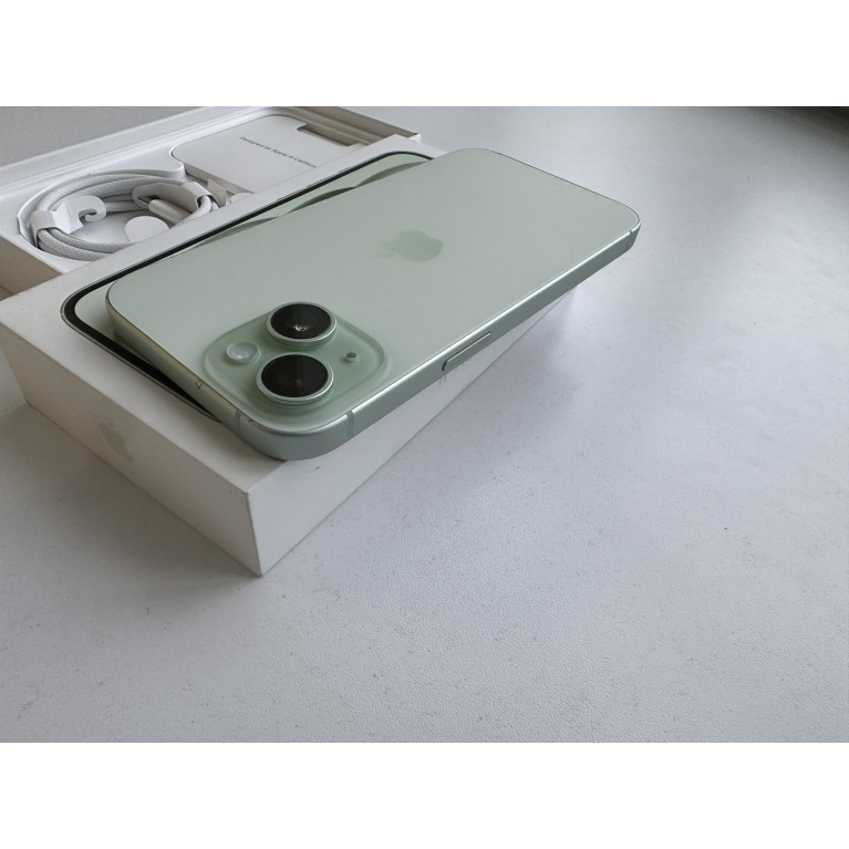 iPhone 15 128 Гб Зеленый Б/У