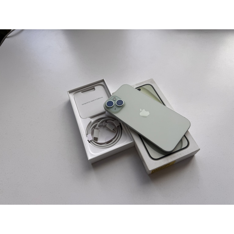 iPhone 15 128 Гб Зеленый Б/У