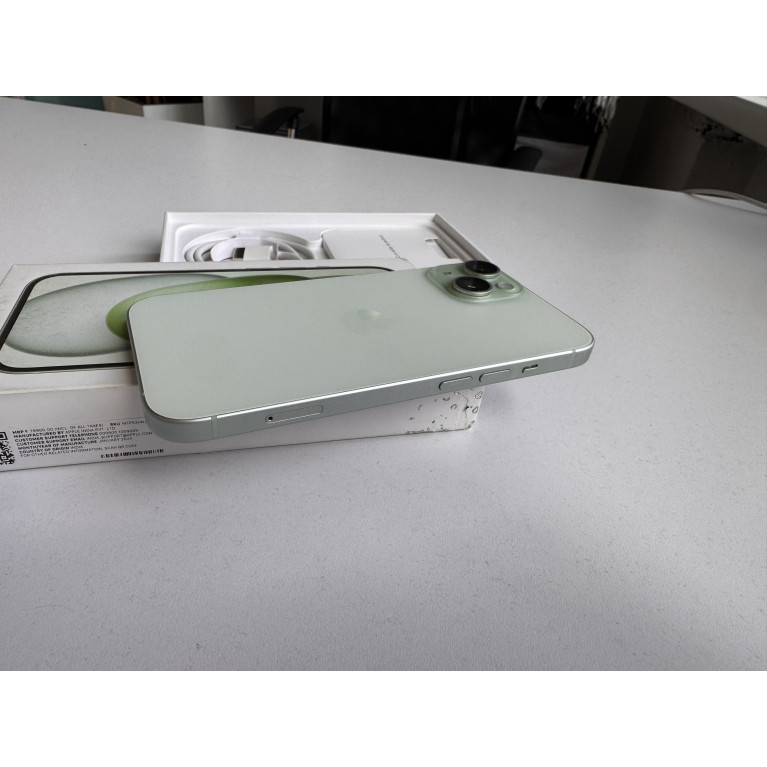 iPhone 15 128 Гб Зеленый Б/У