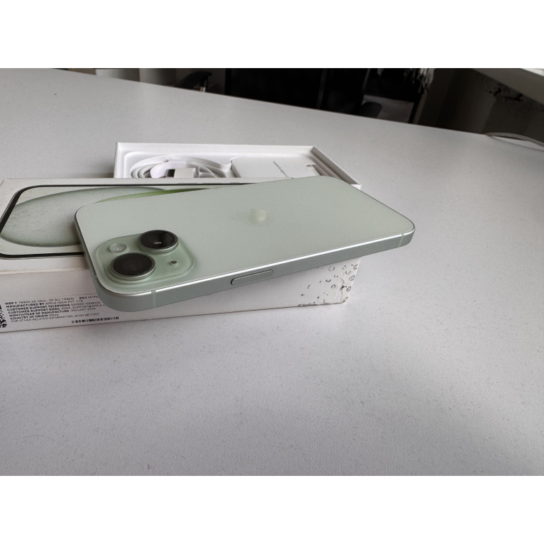 iPhone 15 128 Гб Зеленый Б/У