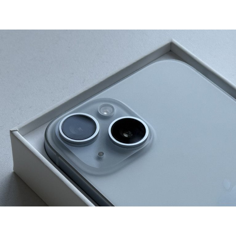 iPhone 15 256 Гб Голубой Б/У