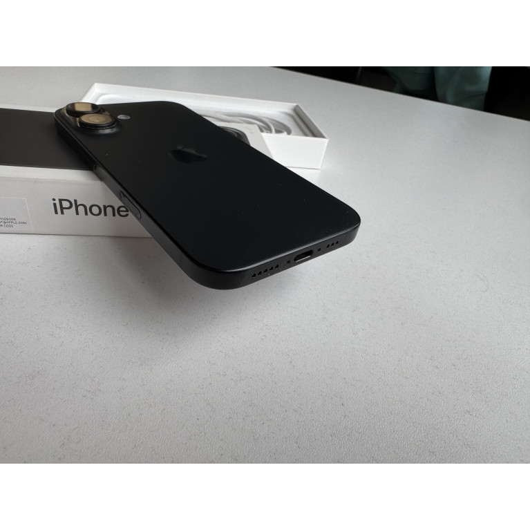iPhone 16 128 Гб Черный Б/У
