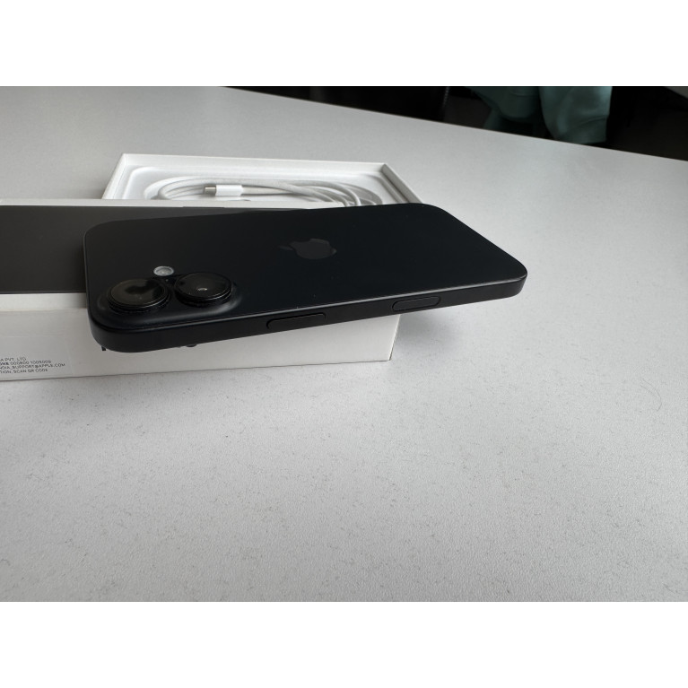 iPhone 16 128 Гб Черный Б/У