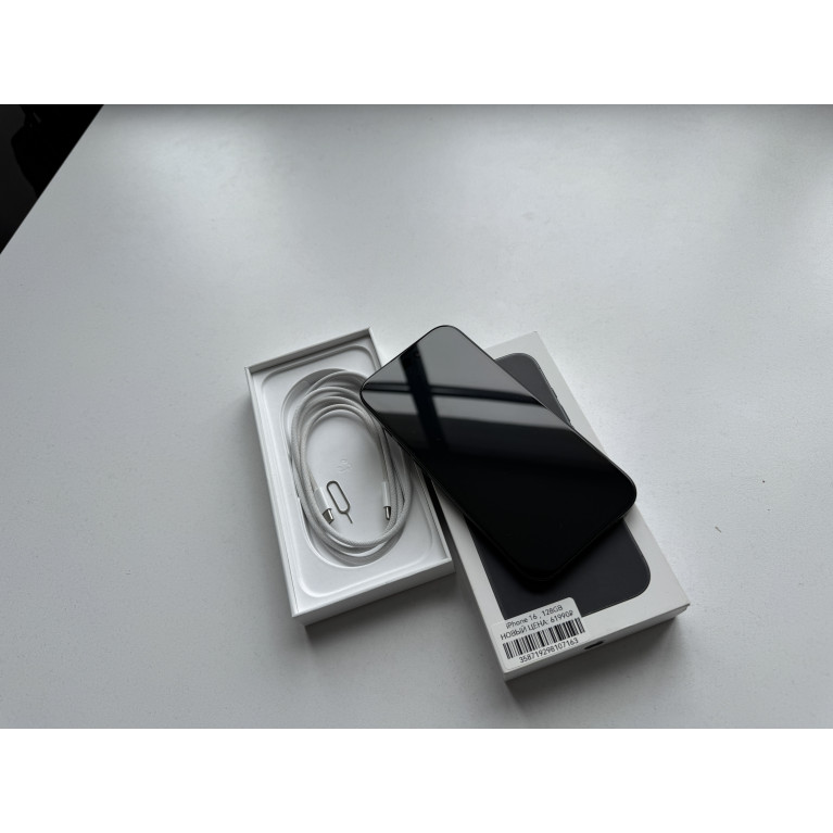 iPhone 16 128 Гб Черный Б/У
