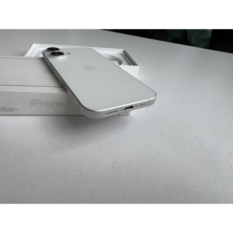 iPhone 16 128 Гб Белый Б/У