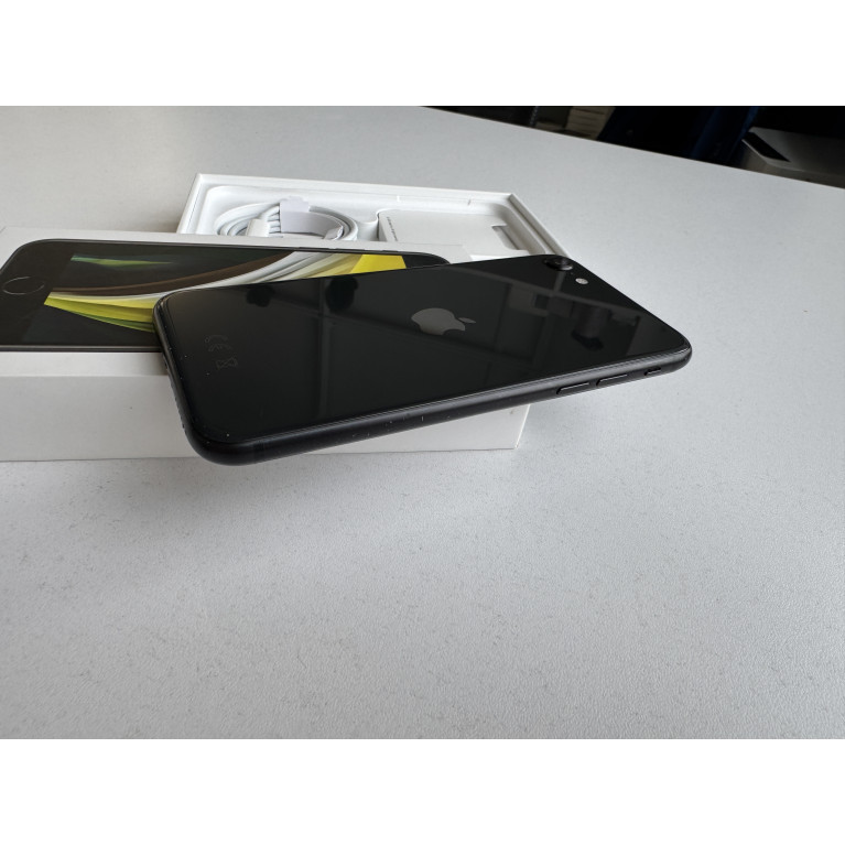 iPhone SE 2020 128 Гб Черный Б/У