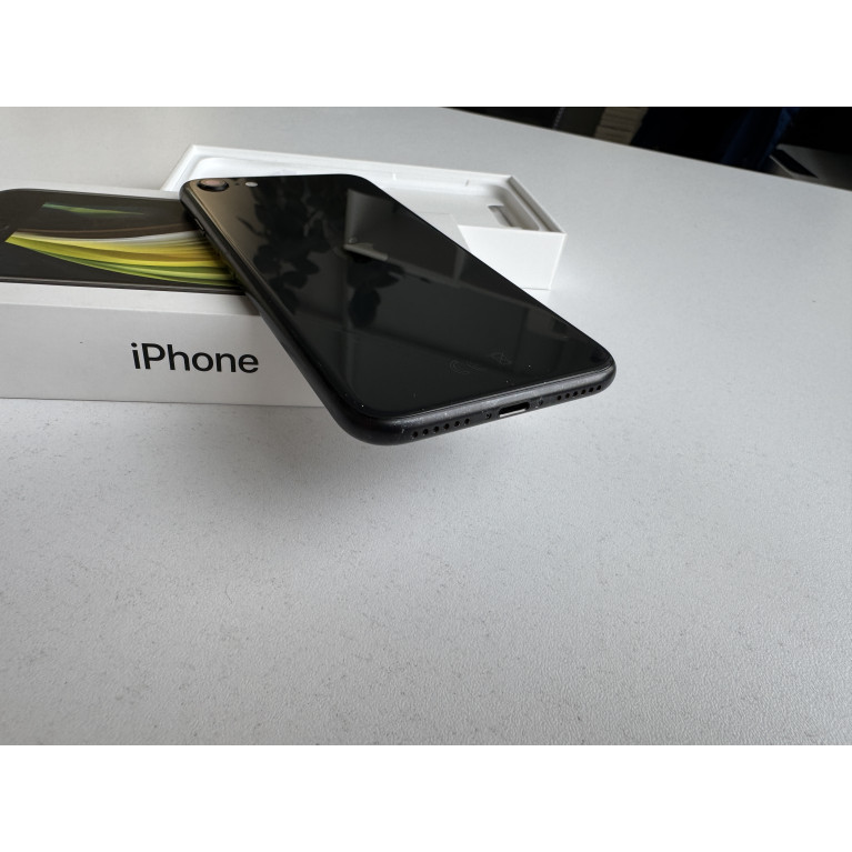 iPhone SE 2020 128 Гб Черный Б/У