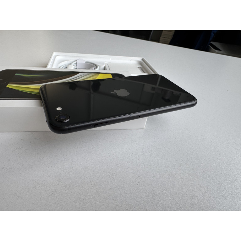 iPhone SE 2020 128 Гб Черный Б/У