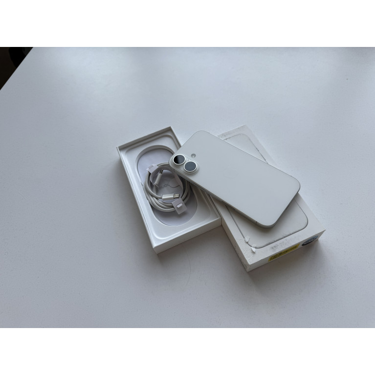 iPhone 16 128 Гб Белый Б/У