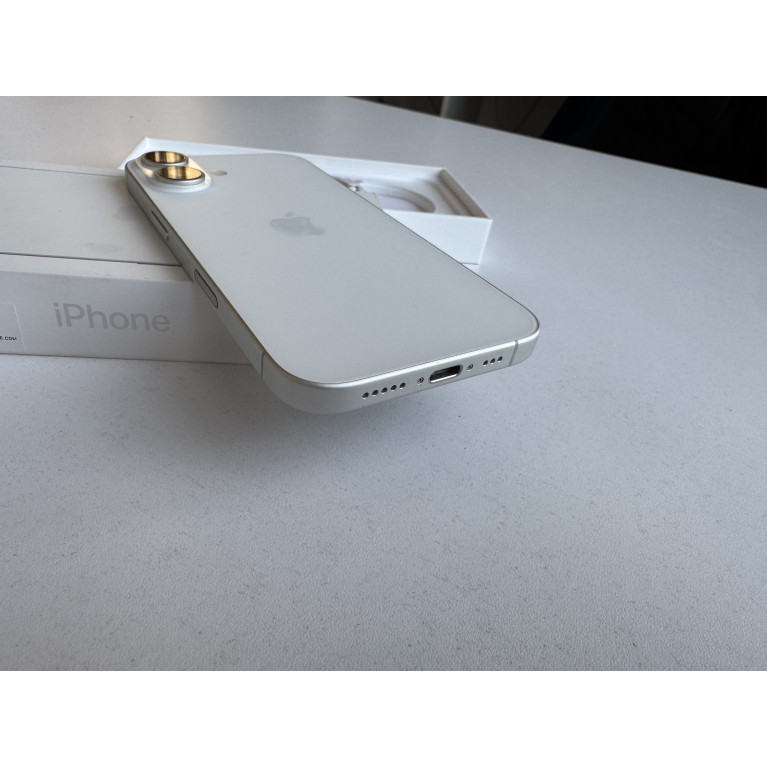 iPhone 16 128 Гб Белый Б/У
