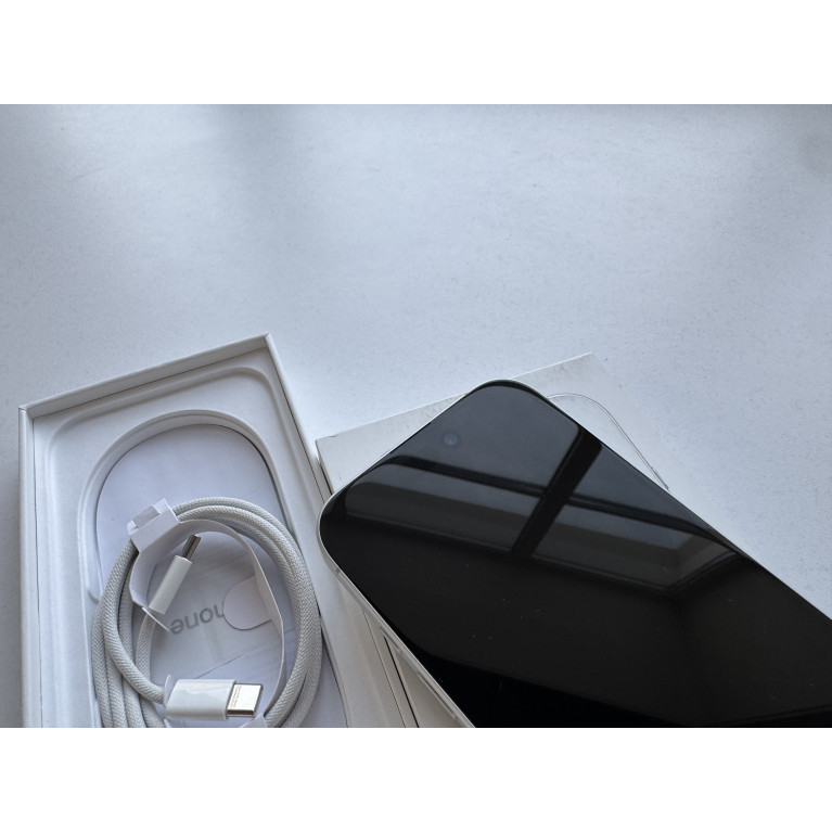 iPhone 16 128 Гб Белый Б/У